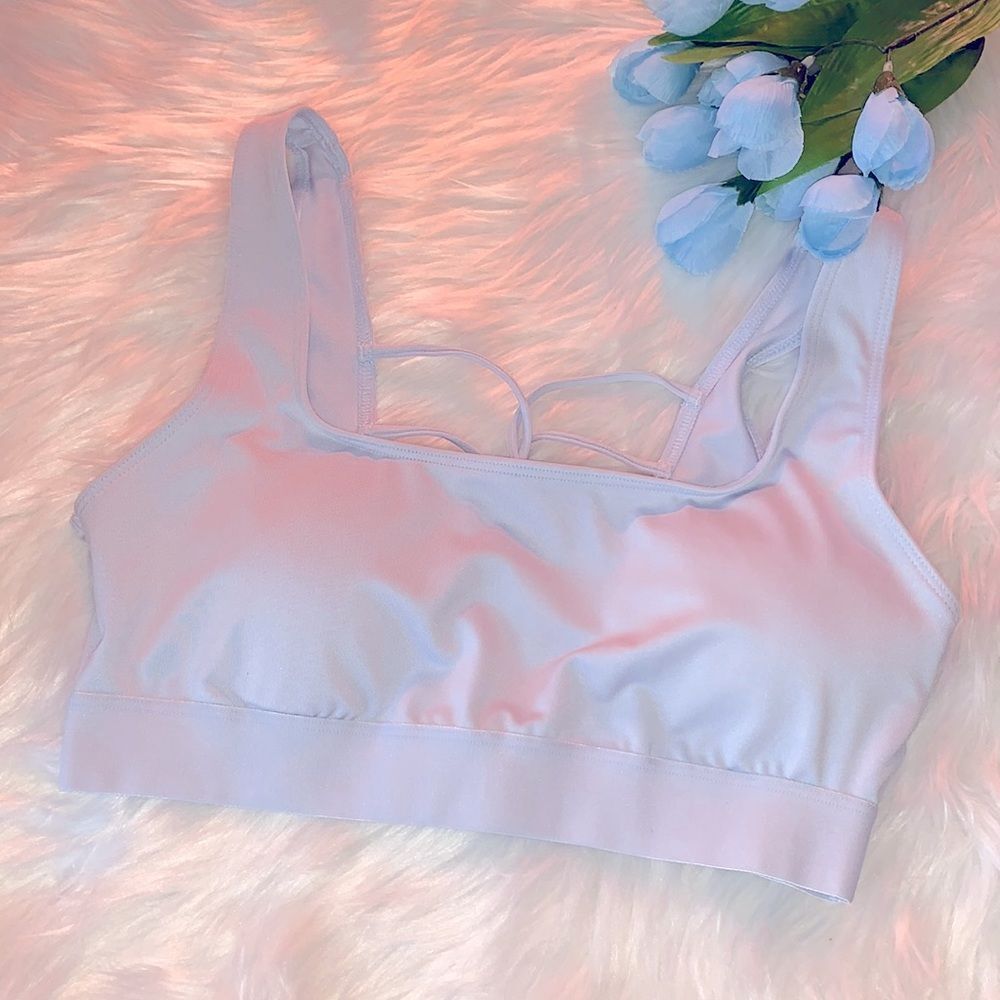 VICTORIA'S SECRET
Strappy Back Light Impact Sports Bra
